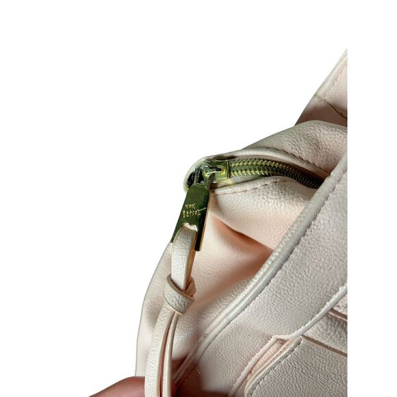 Betsey Johnson Pink Vegan Handbag with White Bow Heart Satchel Handbag Y2K - Picture 7 of 11